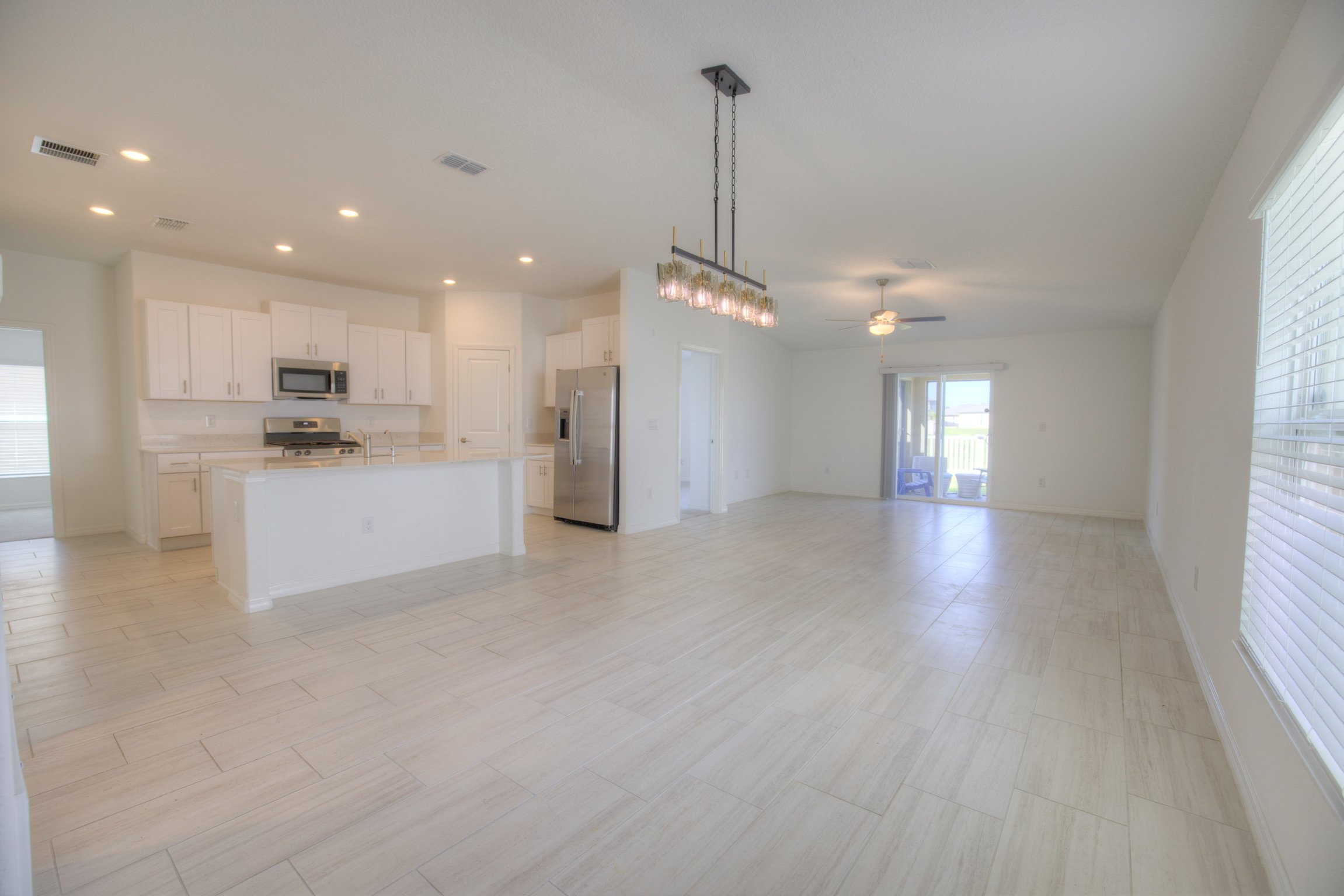 12115 Smoky Emerald Ter — smoky-emerald-04-from-photo-04.jpg 12115 Smoky Emerald Ter, Parrish FL — sold single-family home (photo 04)